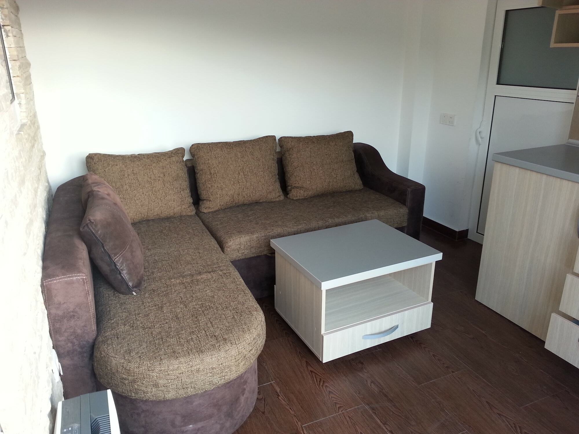Apartment Aura